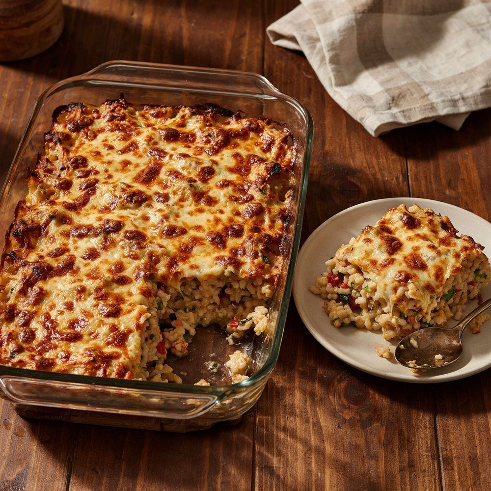 Lasanha gratinada saindo do forno
